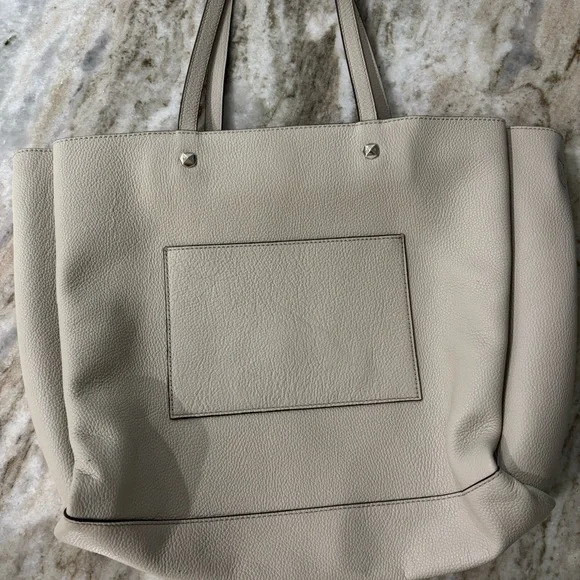 HENRI BENDEL Influencer Pebbled Leather Tote Feather Gray - Picture 6 of 13